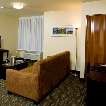 Executive Residency By Best Western Navigator Inn & Suites Everett Exterior foto