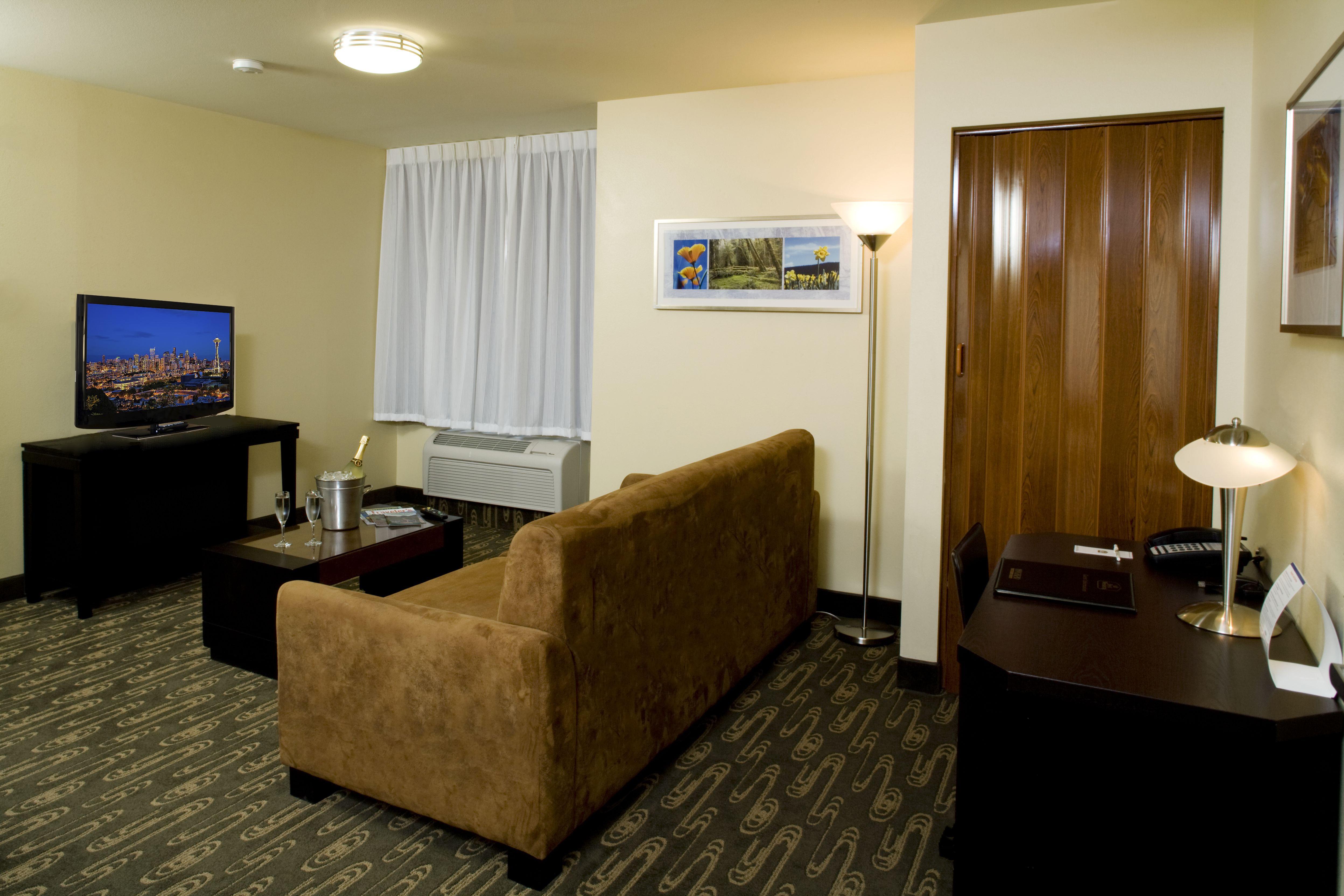 Executive Residency By Best Western Navigator Inn & Suites Everett Exterior foto